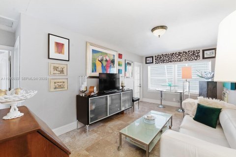 Купить коммерческую недвижимость в Форт-Лодердейл, Флорида 215.72м2, № 2044782 - фото 6