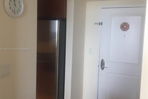 Apartment in Fort Lauderdale, Florida 2 bedrooms, 92.9 sq.m. № 1976354 - photo 9