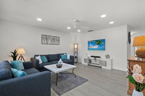 Condominio en venta en Port Charlotte, Florida, 2 dormitorios, 91.69 m2 № 1914637 - foto 3