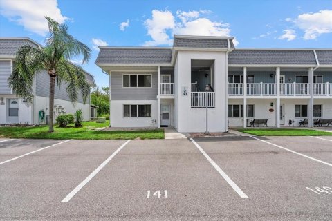 Condominio en venta en Port Charlotte, Florida, 2 dormitorios, 91.69 m2 № 1914637 - foto 1