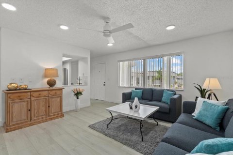 Condominio en venta en Port Charlotte, Florida, 2 dormitorios, 91.69 m2 № 1914637 - foto 5