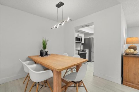 Condominio en venta en Port Charlotte, Florida, 2 dormitorios, 91.69 m2 № 1914637 - foto 12