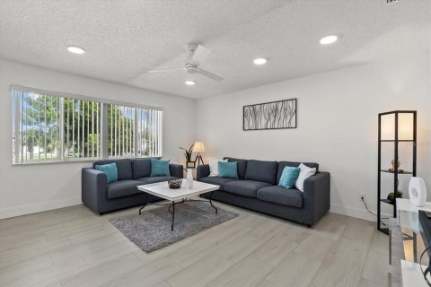 Condominio en venta en Port Charlotte, Florida, 2 dormitorios, 91.69 m2 № 1914637 - foto 4