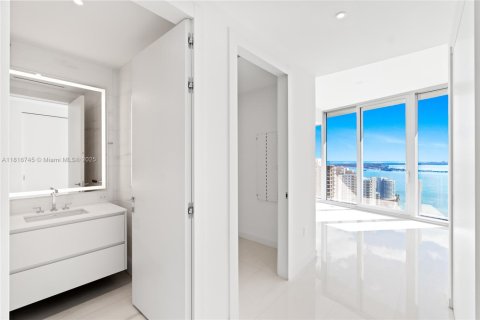 Condominio en venta en Miami, Florida, 2 dormitorios, 122.35 m2 № 1888883 - foto 16