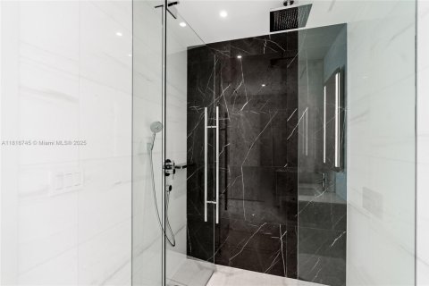 Condominio en venta en Miami, Florida, 2 dormitorios, 122.35 m2 № 1888883 - foto 20