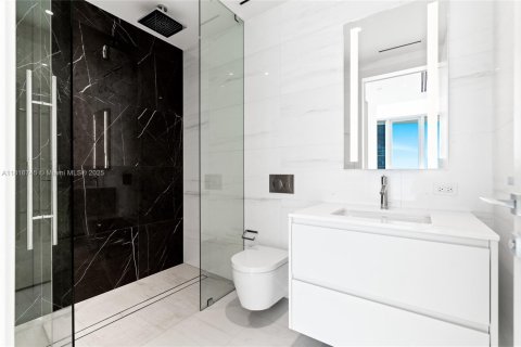 Condominio en venta en Miami, Florida, 2 dormitorios, 122.35 m2 № 1888883 - foto 18