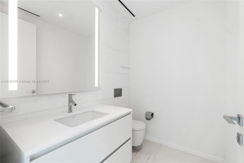 Condominio en venta en Miami, Florida, 2 dormitorios, 122.35 m2 № 1888883 - foto 23