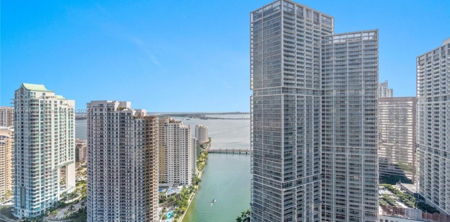 Condominio en Miami, Florida, 2 dormitorios  № 1888883