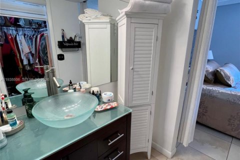 Condo in Homestead, Florida, 3 bedrooms  № 1996941 - photo 19