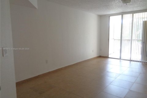 Condo in Doral, Florida, 1 bedroom  № 1974092 - photo 3