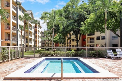Condo in Doral, Florida, 1 bedroom  № 1974092 - photo 7