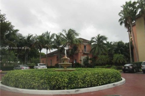 Condo in Doral, Florida, 1 bedroom  № 1974092 - photo 8