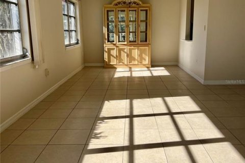 Condo in Cape Coral, Florida, 2 bedrooms  № 1531487 - photo 4