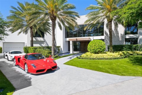 House in Fort Lauderdale, Florida 6 bedrooms, 1088.26 sq.m. № 1868666 - photo 3