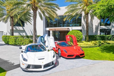 House in Fort Lauderdale, Florida 6 bedrooms, 1088.26 sq.m. № 1868666 - photo 6