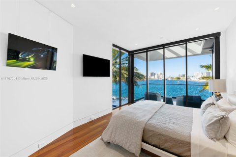 House in Fort Lauderdale, Florida 6 bedrooms, 1088.26 sq.m. № 1868666 - photo 29