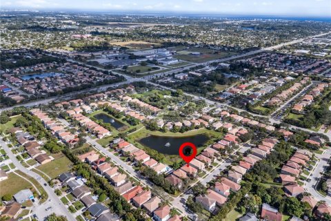 House in Boynton Beach, Florida 4 bedrooms, 244.61 sq.m. № 2000185 - photo 2