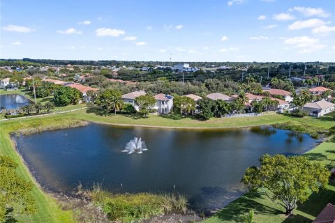 House in Boynton Beach, Florida 4 bedrooms, 244.61 sq.m. № 2000185 - photo 3