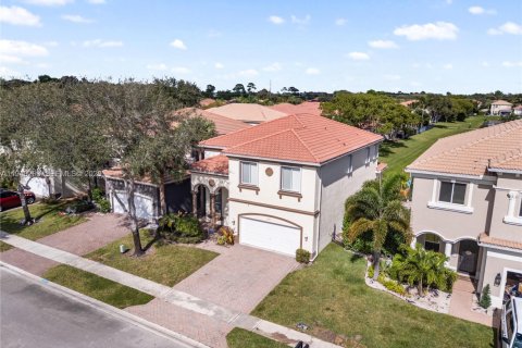 House in Boynton Beach, Florida 4 bedrooms, 244.61 sq.m. № 2000185 - photo 4