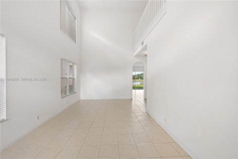 House in Boynton Beach, Florida 4 bedrooms, 244.61 sq.m. № 2000185 - photo 15
