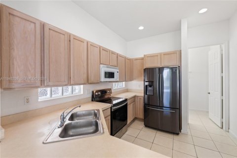 House in Boynton Beach, Florida 4 bedrooms, 244.61 sq.m. № 2000185 - photo 9