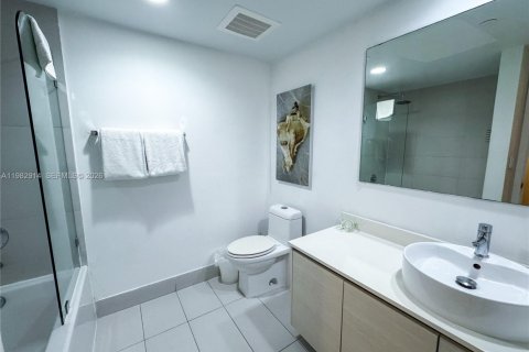 Condominio en venta en Hallandale Beach, Florida, 2 dormitorios, 94.76 m2 № 2049807 - foto 18