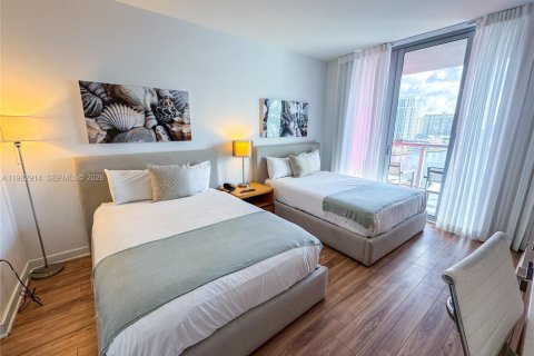 Condominio en venta en Hallandale Beach, Florida, 2 dormitorios, 94.76 m2 № 2049807 - foto 21