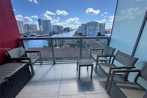 Condominio en venta en Hallandale Beach, Florida, 2 dormitorios, 94.76 m2 № 2049807 - foto 22