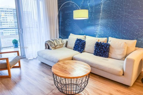 Condominio en venta en Hallandale Beach, Florida, 2 dormitorios, 94.76 m2 № 2049807 - foto 2