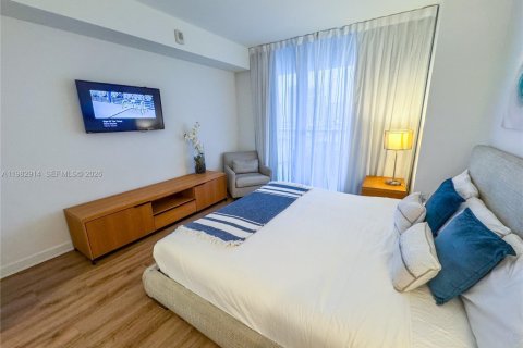 Condominio en venta en Hallandale Beach, Florida, 2 dormitorios, 94.76 m2 № 2049807 - foto 17