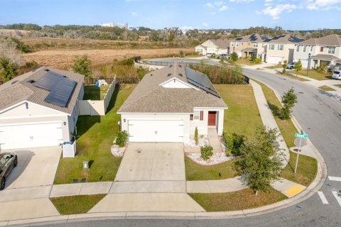 House in Davenport, Florida 3 bedrooms, 152.82 sq.m. № 1724173 - photo 2