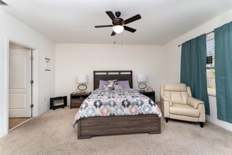 House in Davenport, Florida 3 bedrooms, 152.82 sq.m. № 1724173 - photo 12