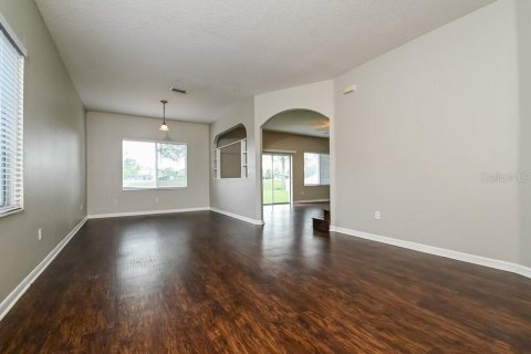 Villa ou maison à louer à Riverview, Floride: 4 chambres, 225.01 m2 № 2436667 - photo 4