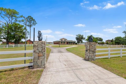 Villa ou maison à vendre à Lake Alfred, Floride: 4 chambres, 303.7 m2 № 1680014 - photo 3