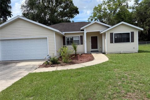 House in Gainesville, Florida 3 bedrooms, 140.1 sq.m. № 2236274