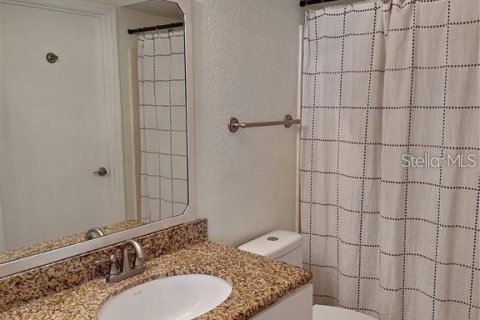 Condo in Orlando, Florida, 2 bedrooms № 2103762 - photo 11
