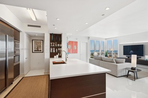 Кондоминиум с 2 спальнями в Майами-Бич, Флорида № 2025137