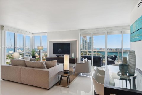 Снять в аренду кондоминиум в Майами-Бич, Флорида 2 спальни, 143.81м2, № 2025137 - фото 2