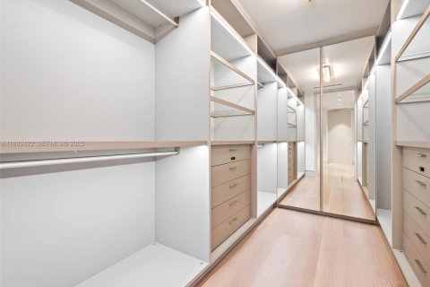 Condominio en venta en Miami Beach, Florida, 3 dormitorios, 235.04 m2 № 2035101 - foto 17