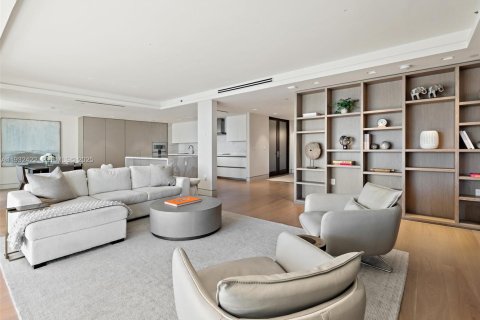 Condominio en venta en Miami Beach, Florida, 3 dormitorios, 235.04 m2 № 2035101 - foto 2