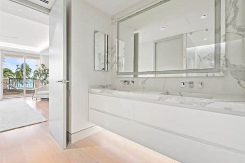 Condominio en venta en Miami Beach, Florida, 3 dormitorios, 235.04 m2 № 2035101 - foto 15