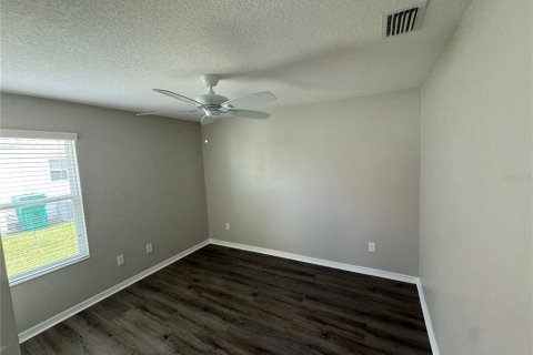 Villa ou maison à louer à Oxford, Floride: 4 chambres, 186.83 m2 № 2388837 - photo 18
