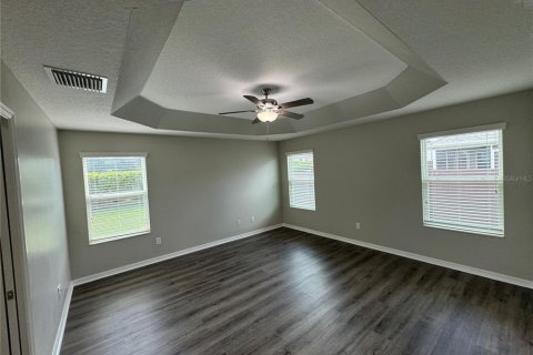 Villa ou maison à louer à Oxford, Floride: 4 chambres, 186.83 m2 № 2388837 - photo 4