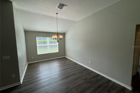 Villa ou maison à louer à Oxford, Floride: 4 chambres, 186.83 m2 № 2388837 - photo 12