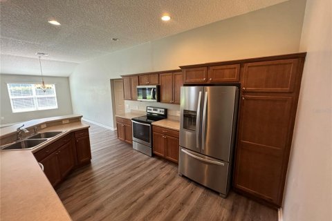 Villa ou maison à louer à Oxford, Floride: 4 chambres, 186.83 m2 № 2388837 - photo 6