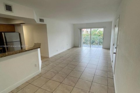 Copropriété à louer à Doral, Floride: 2 chambres, 98.57 m2 № 1956641 - photo 2