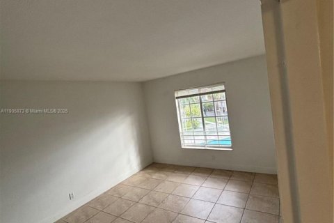 Copropriété à louer à Doral, Floride: 2 chambres, 98.57 m2 № 1956641 - photo 8