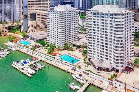 Condominio en alquiler en Miami, Florida, 2 dormitorios, 91.97 m2 № 1924732 - foto 25