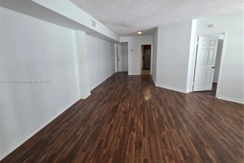 Condominio en alquiler en Miami, Florida, 2 dormitorios, 91.97 m2 № 1924732 - foto 6