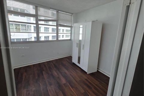 Condominio en alquiler en Miami, Florida, 2 dormitorios, 91.97 m2 № 1924732 - foto 9